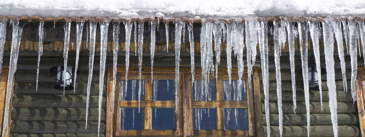 spray foam prevents ice dams by providing proper insulation in Yellowknife attic spaces